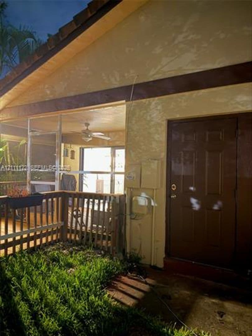 Hollywood Townhome: 5020 Sheridan St th 2