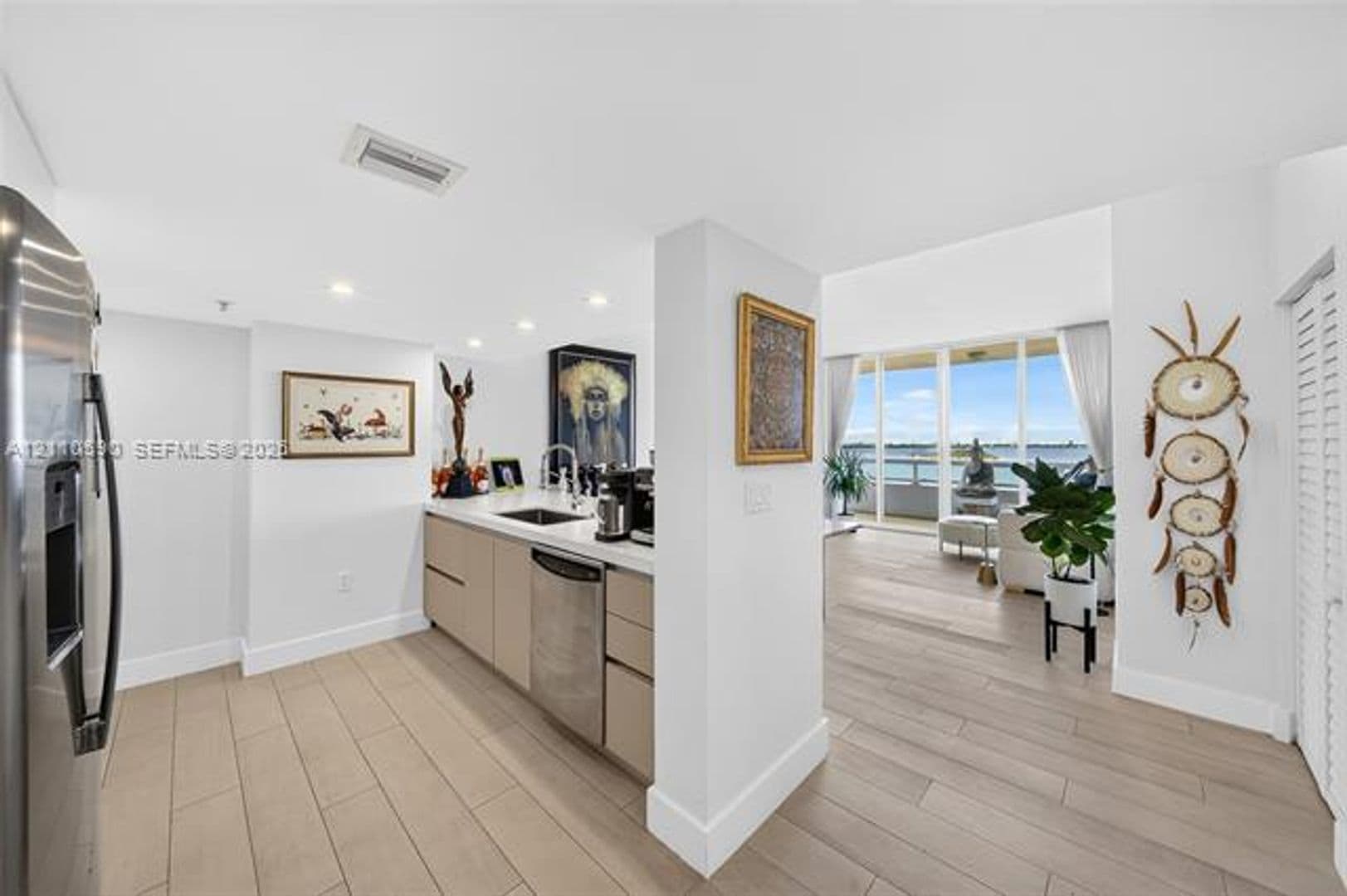 Miami Condo: 1800 N Bayshore Dr cu-809