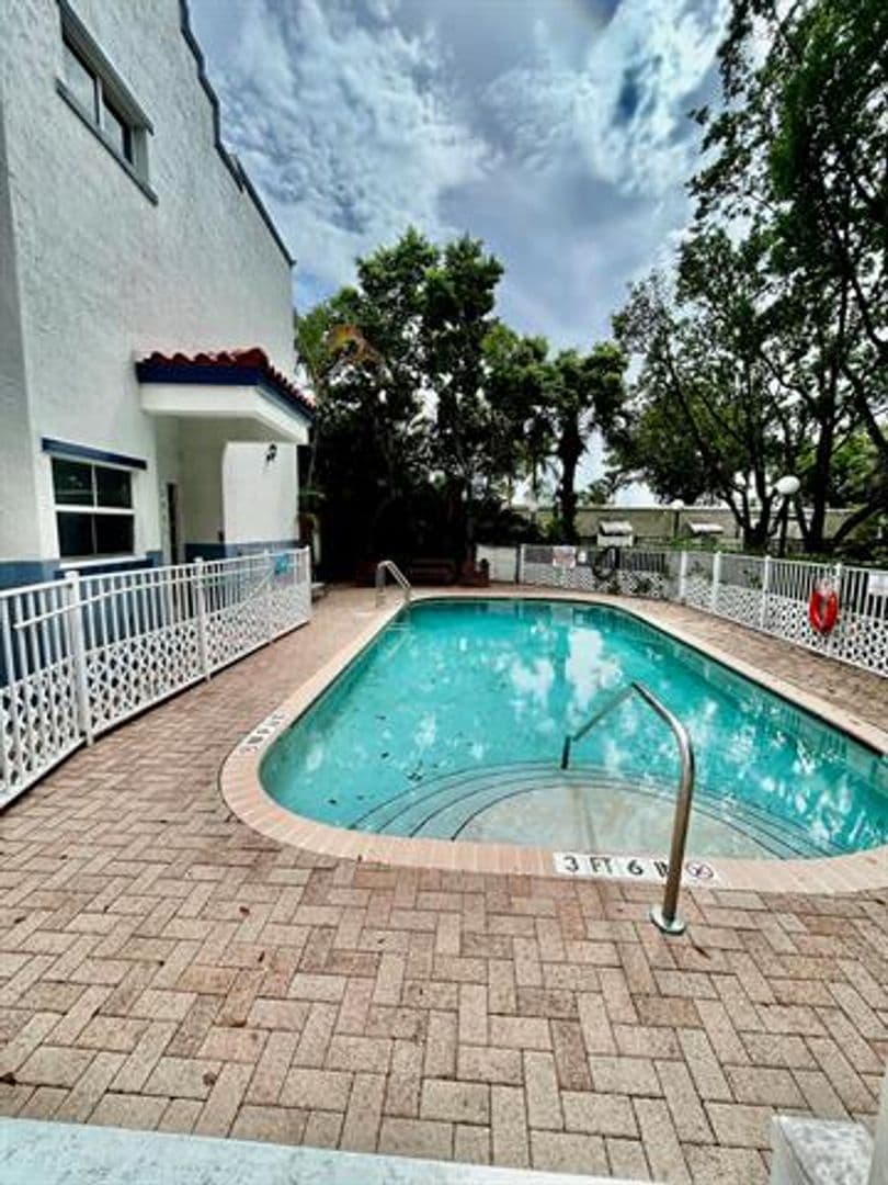 Fort Lauderdale Townhome: 2931 SW 18th Terrace th 2931