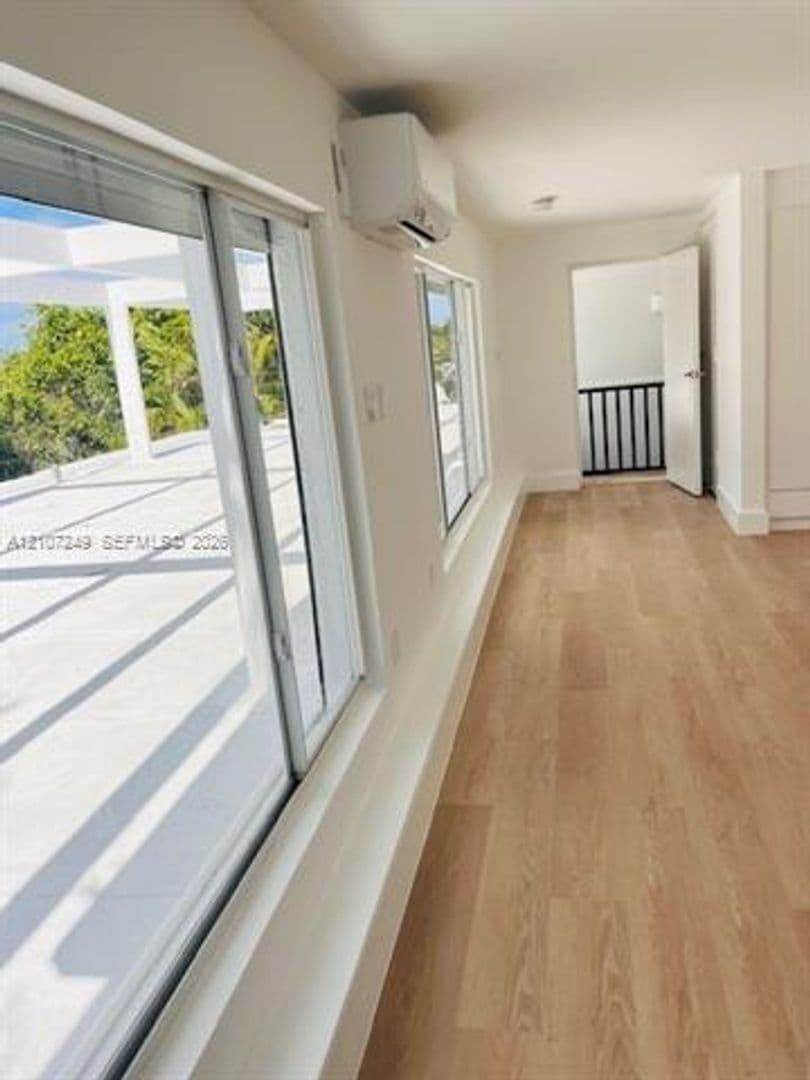 Key Biscayne House: 241 Harbor Dr # 241