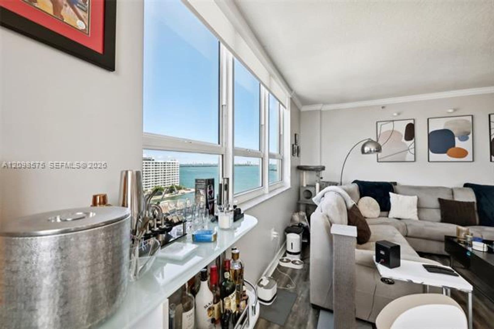 Miami Condo: 2000 N Bayshore Dr cu-1401