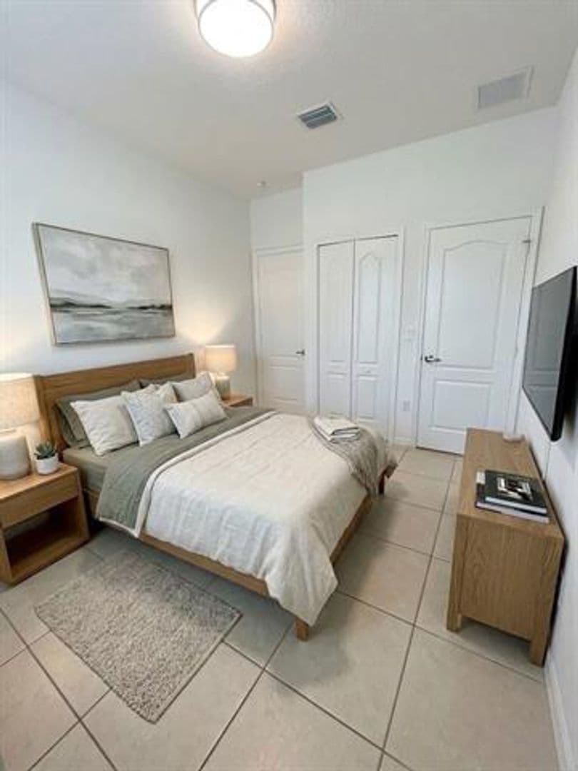 Miami Lakes House: 16307 NW 91st Ave # 16307