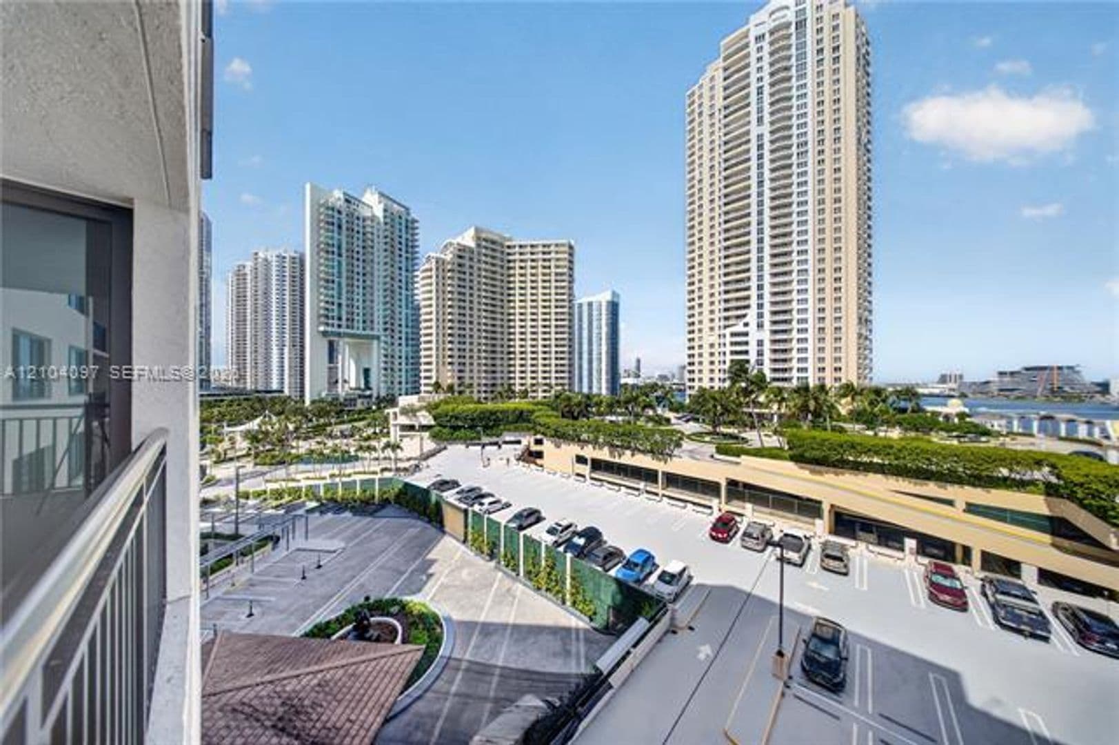 Miami Condo: 540 Brickell Key Dr cu-916