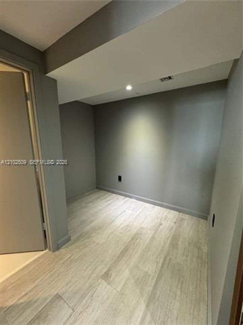 Miami Condo: 45 SW 9th St cu-3010