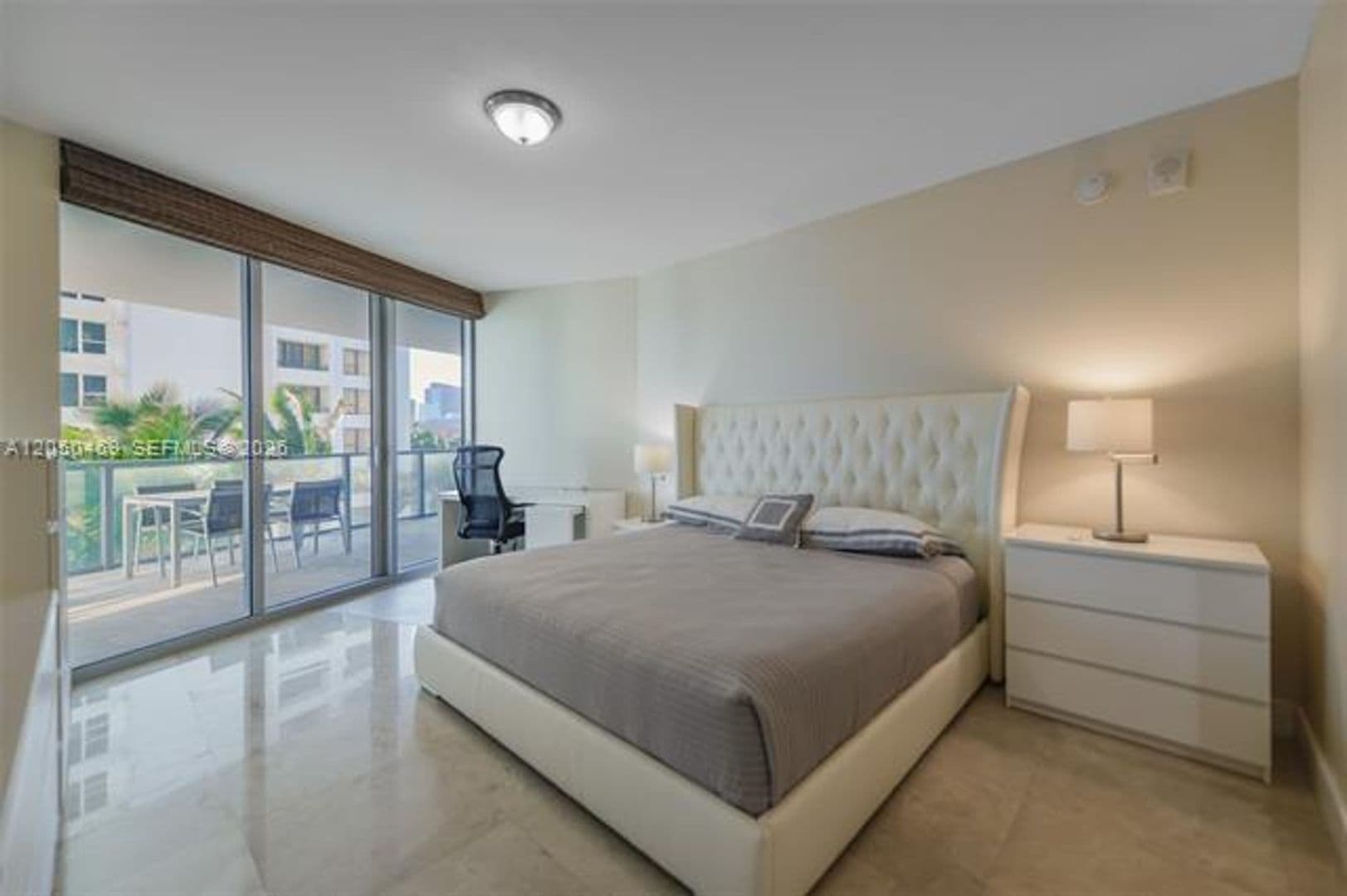 Hollywood Condo: 3101 S Ocean Dr cu-404