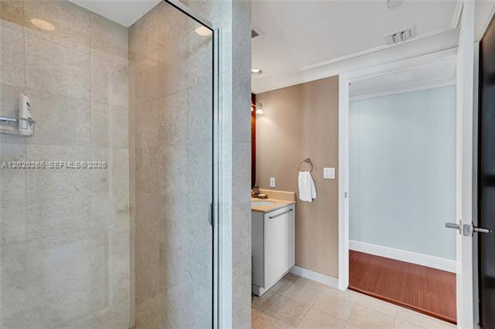 Hollywood Condo: 3101 S Ocean Dr cu-701