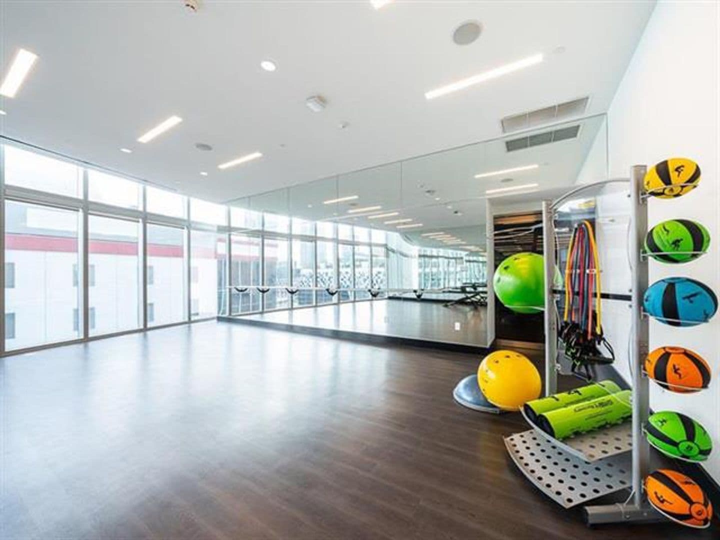 Miami Condo: 851 NE 1st Ave cu-2402