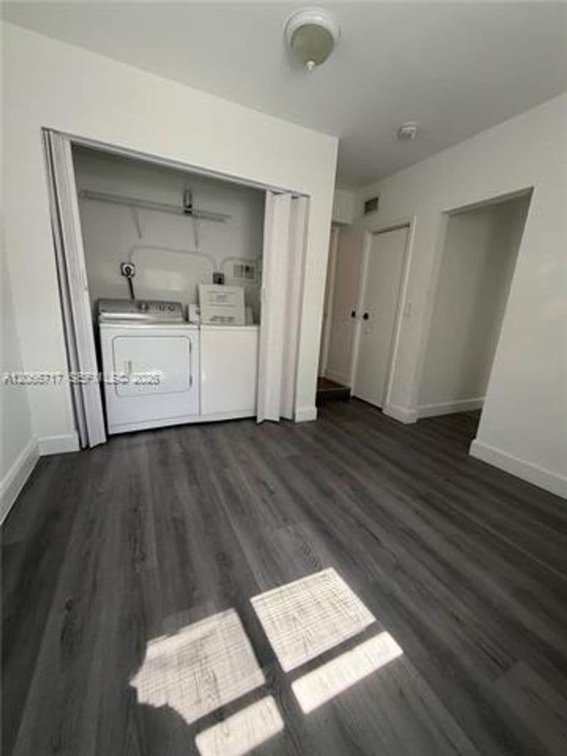 Miami House: 328 SW 15th Ave # 328