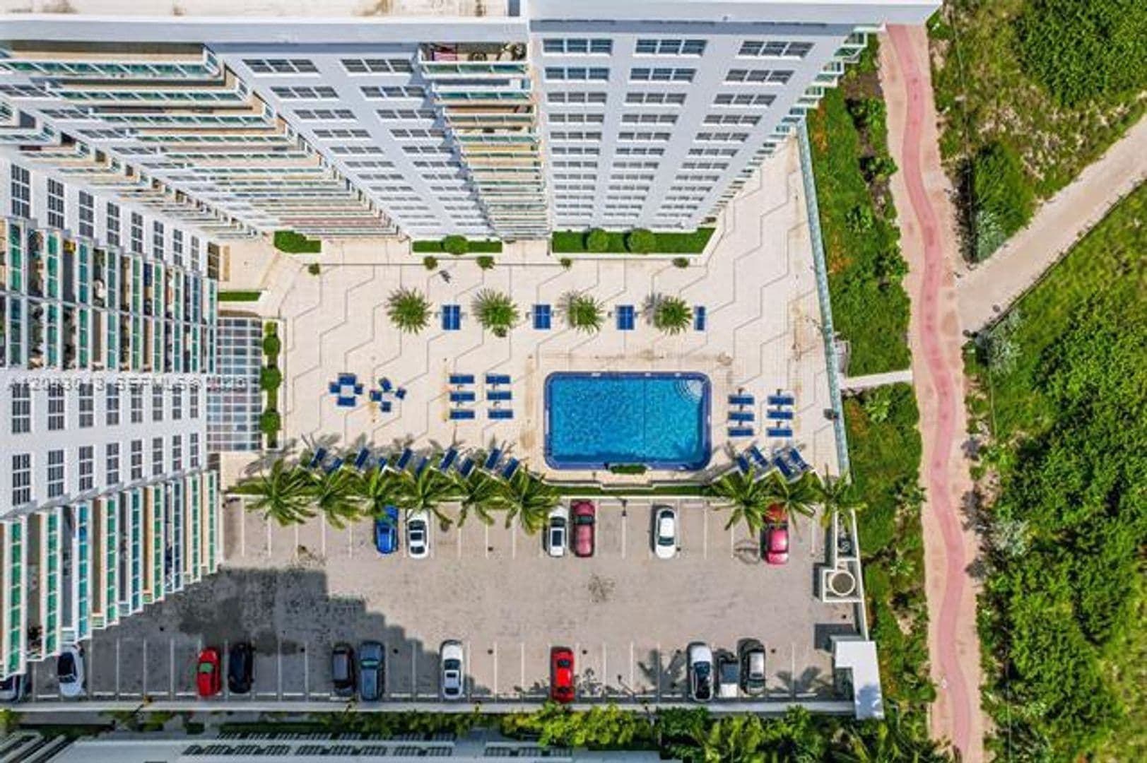 Miami Beach Condo: 6917 Collins Ave cu-706
