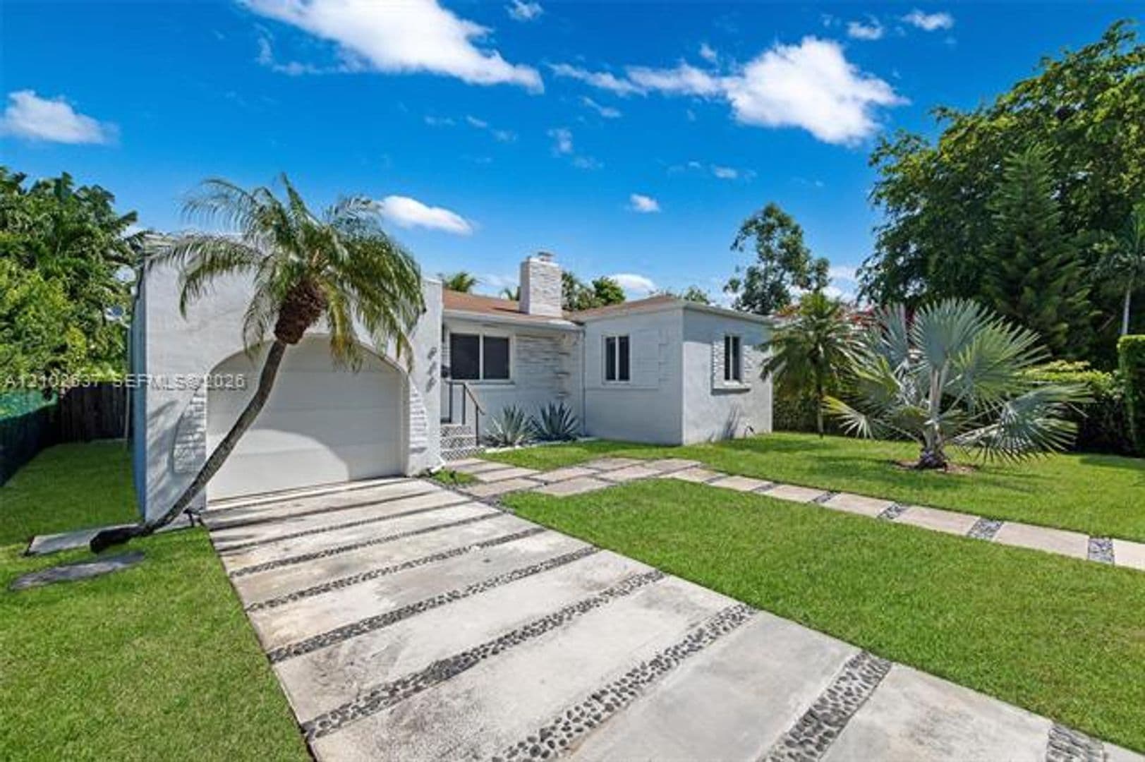 Miami House: 945 NE 82nd St # 945