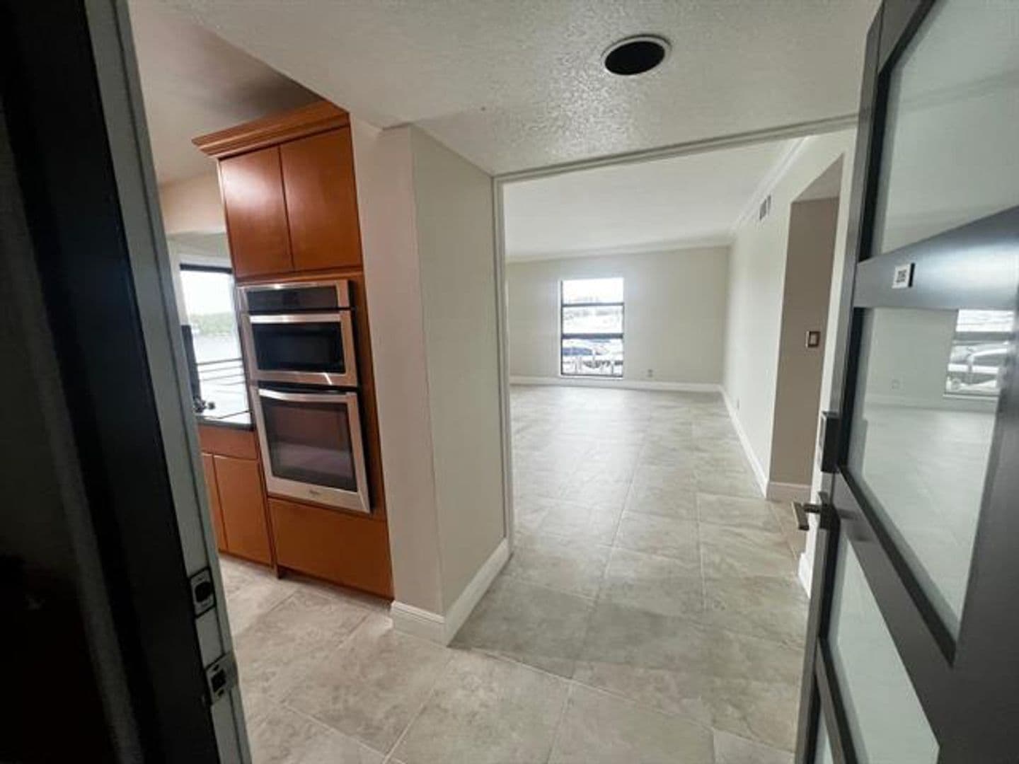 Hollywood Condo: 3200 N Ocean Dr cu-206