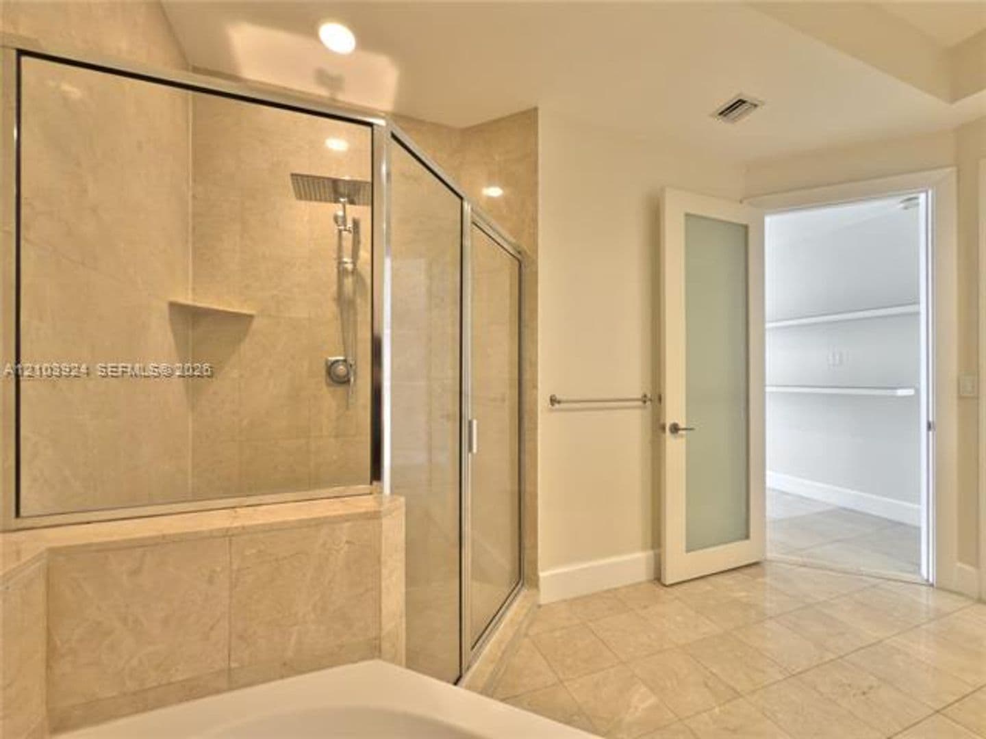 Miami Condo: 848 Brickell Key Dr cu-306