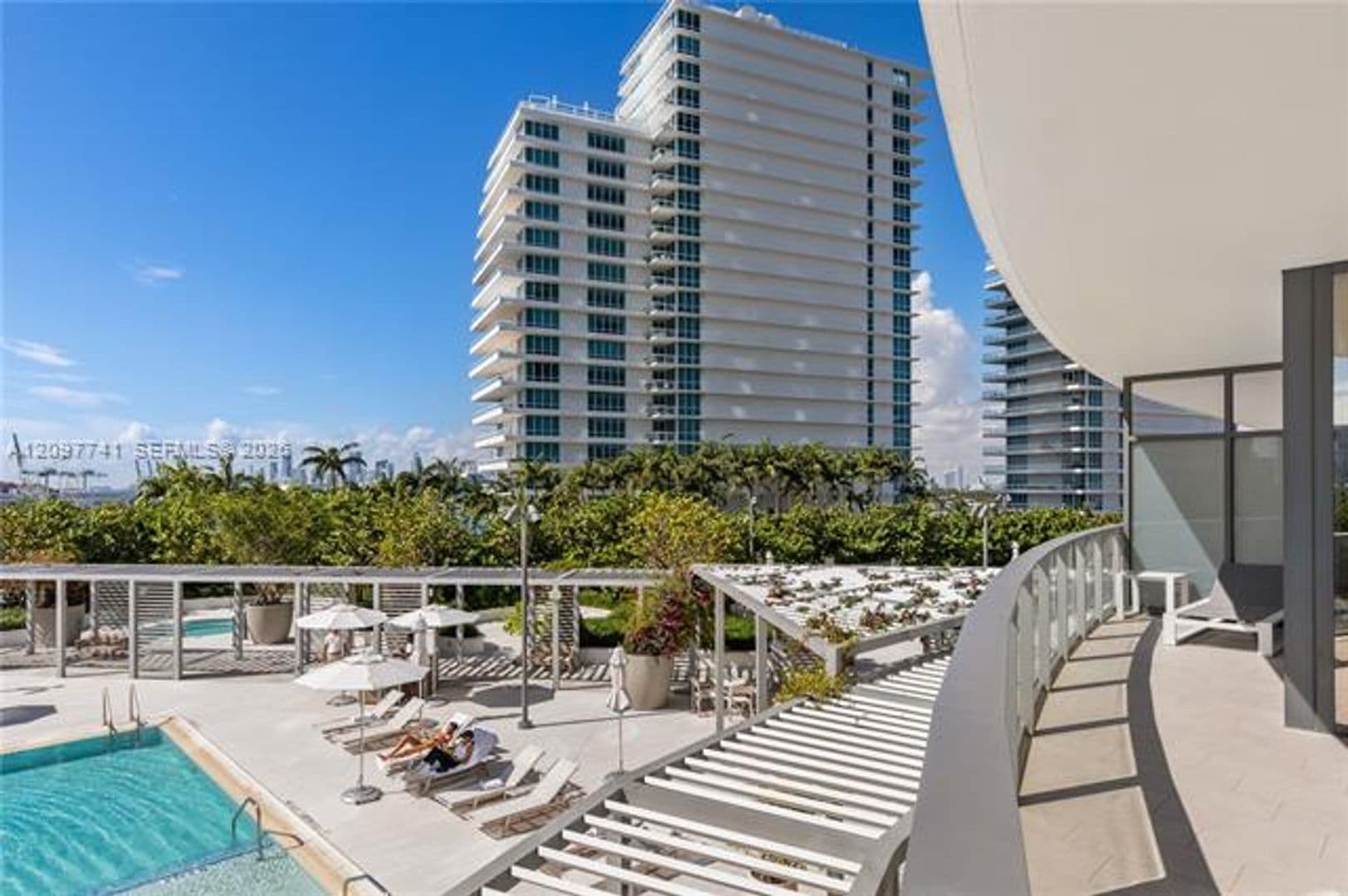 Miami Beach Condo: 500 Alton Rd cu-802