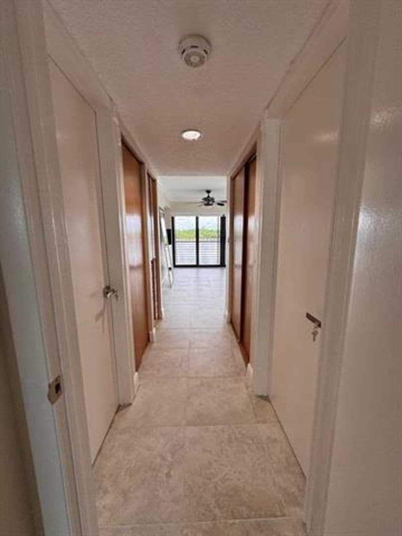 Hollywood Condo: 3200 N Ocean Dr cu-206