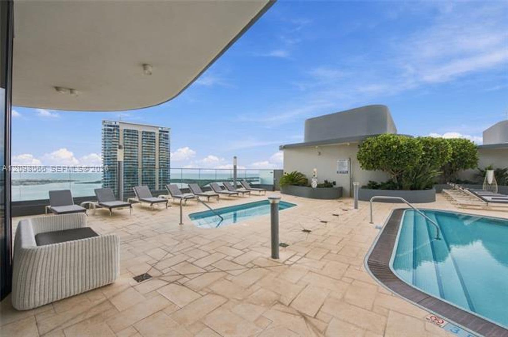 Miami Condo: 1000 Brickell Plz cu-3401