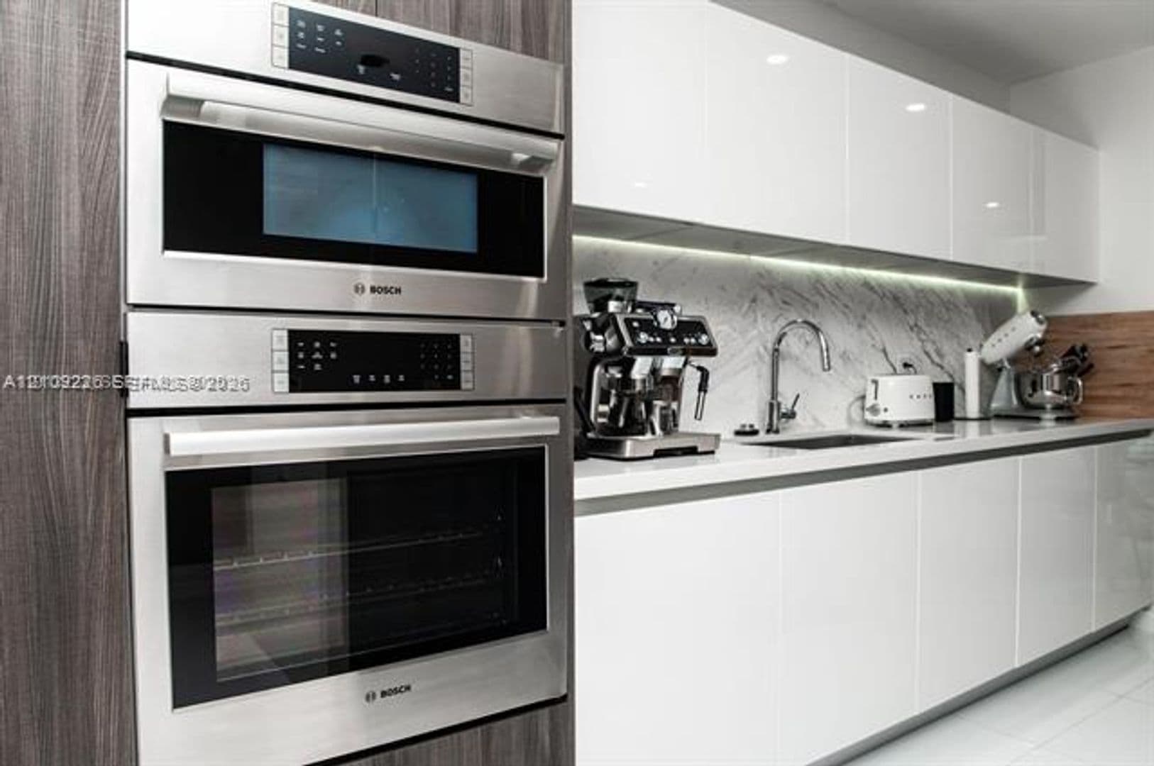 Miami Condo: 851 NE 1st Ave cu-1811