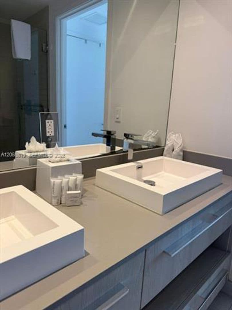 Hollywood Condo: 4010 S Ocean Dr cu-T3507