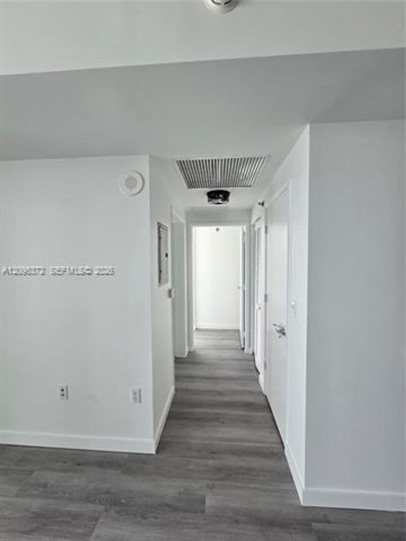 Miami Condo: 950 Brickell Bay Dr cu-3300