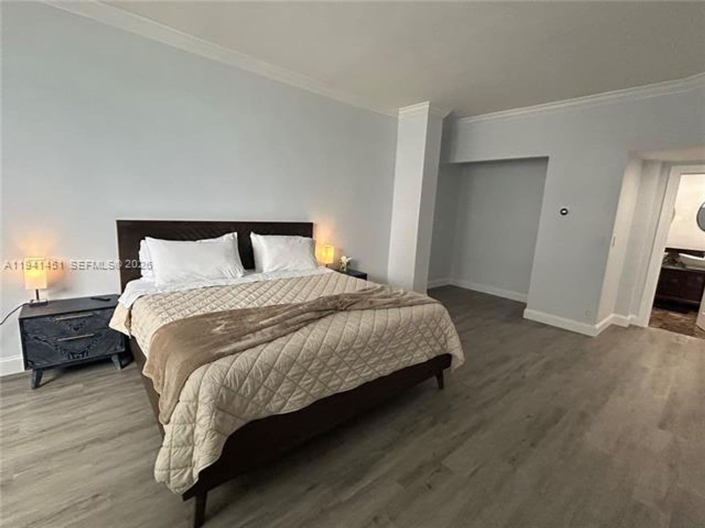 Hollywood Condo: 4001 S Ocean Dr cu-PH11
