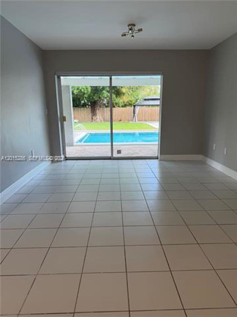 Pinecrest House: 7425 SW 118th St # 7425