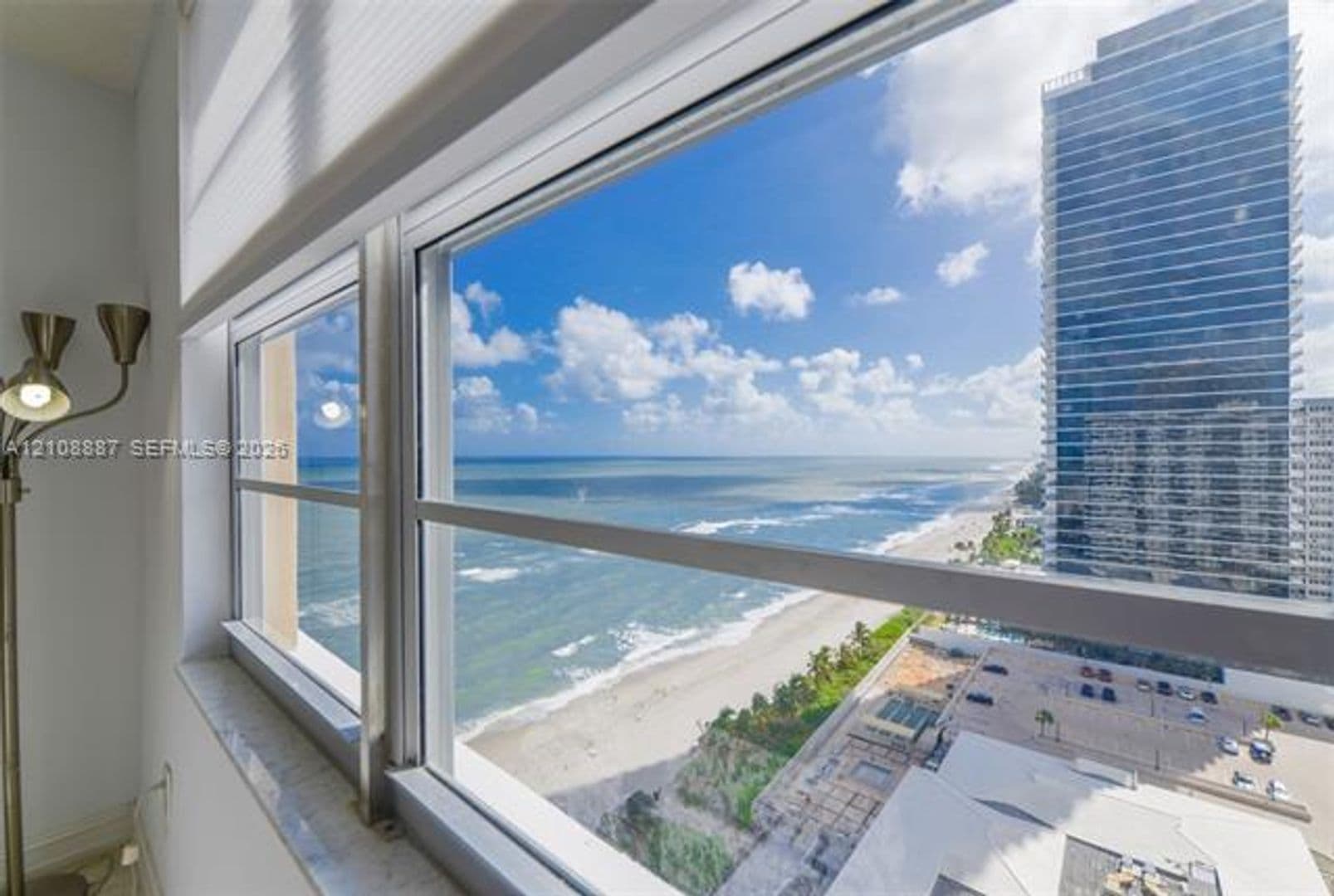 Hallandale Beach Condo: 1950 S Ocean Dr cu-18Q