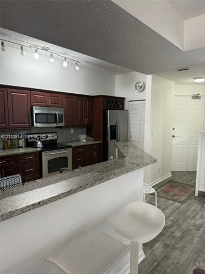 Surfside Condo: 8816 Collins Ave cu-304
