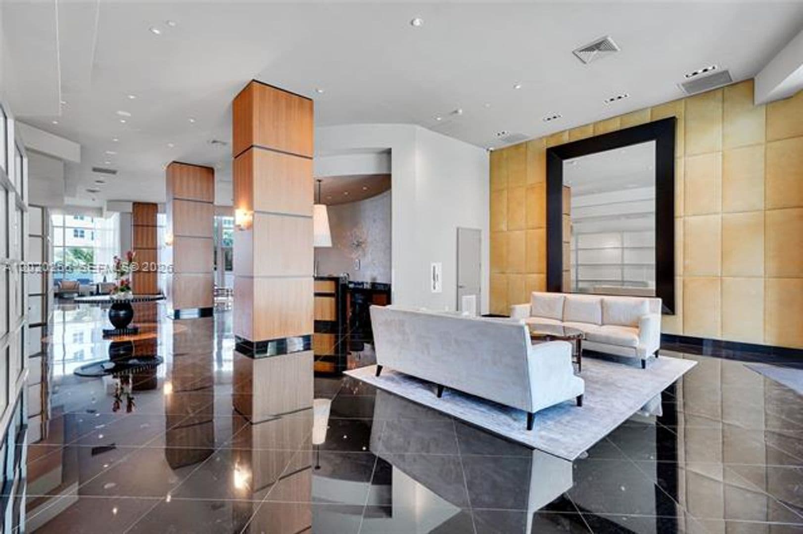Hollywood Condo: 3101 S Ocean Dr cu-701