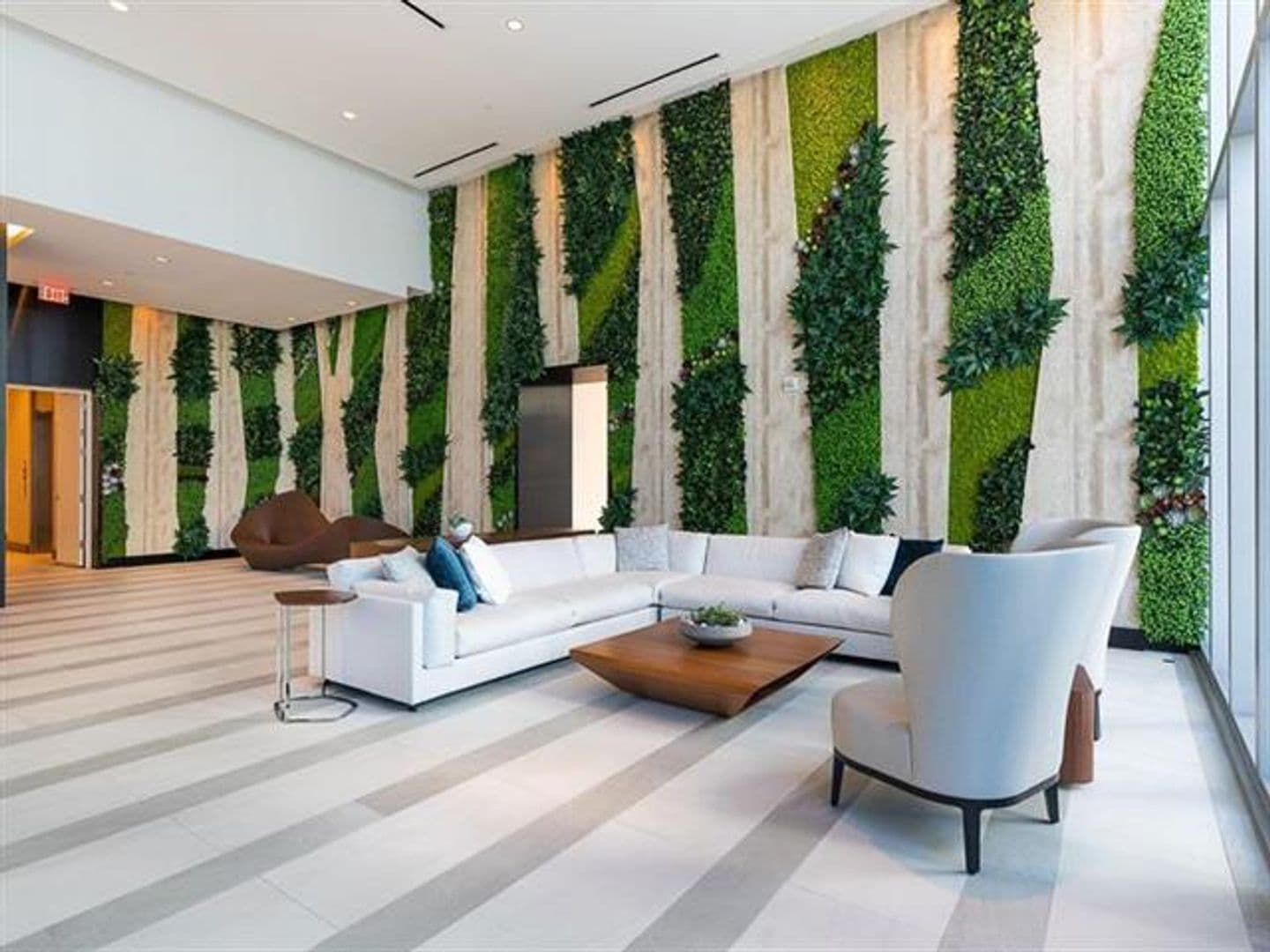 Miami Condo: 851 NE 1st Ave cu-2402