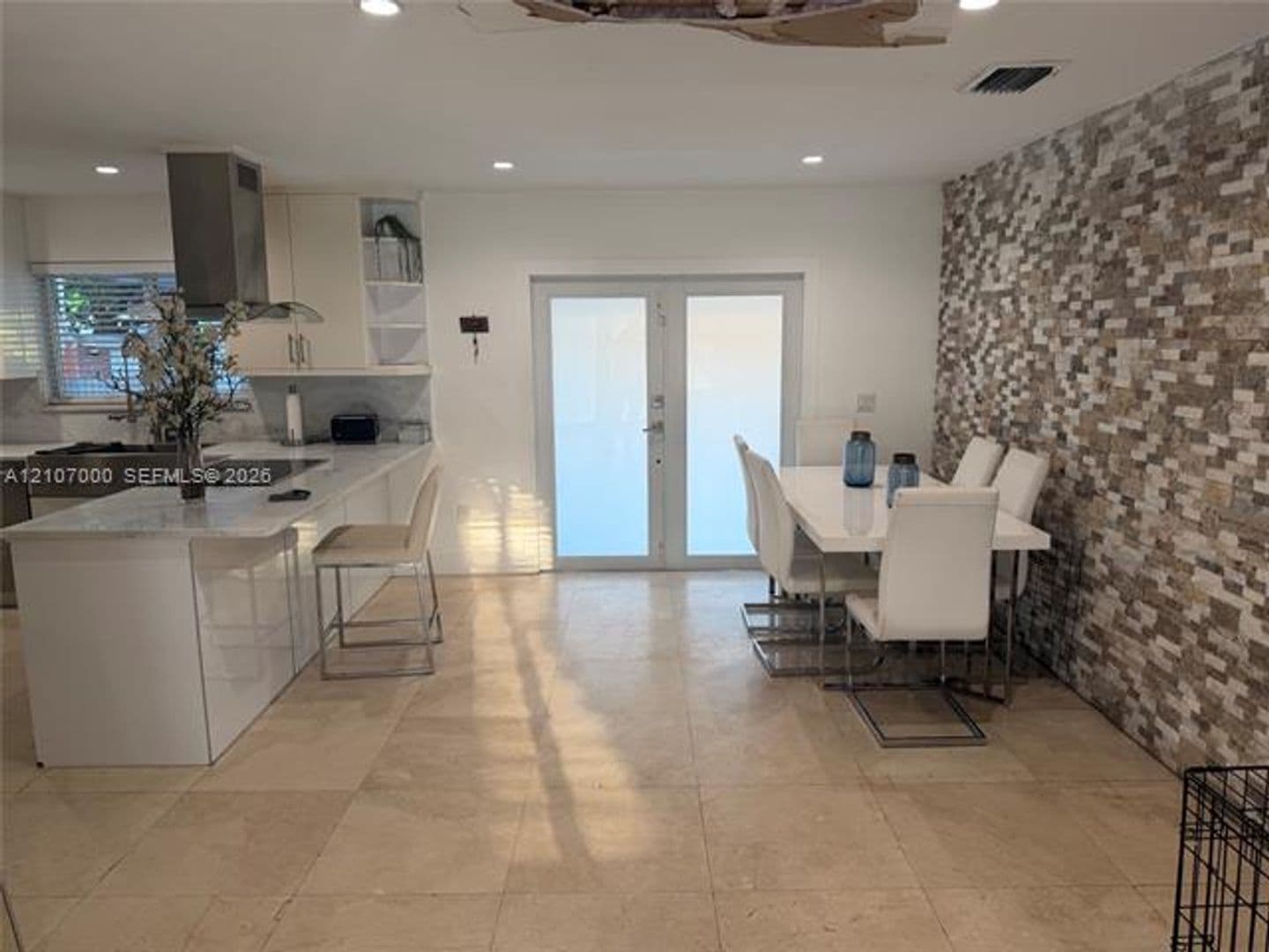 Miami House: 855 NW 17th Pl # 855
