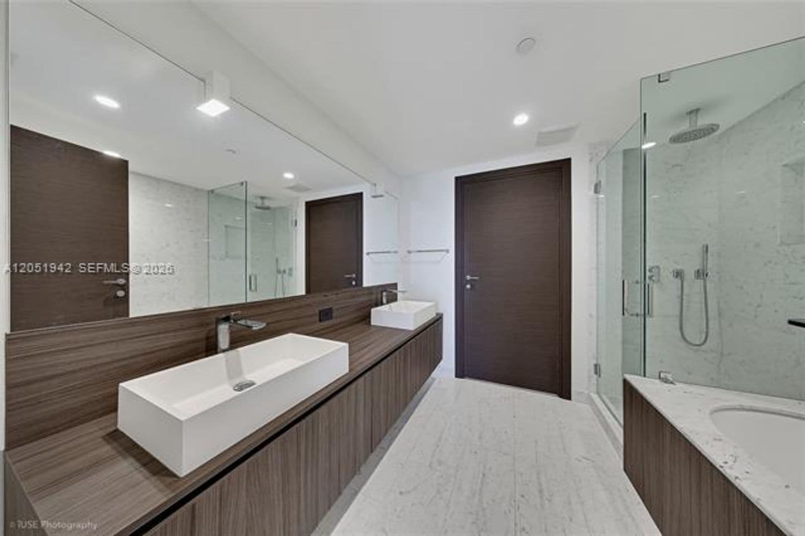 Miami Condo: 1000 Brickell Plz cu-2110