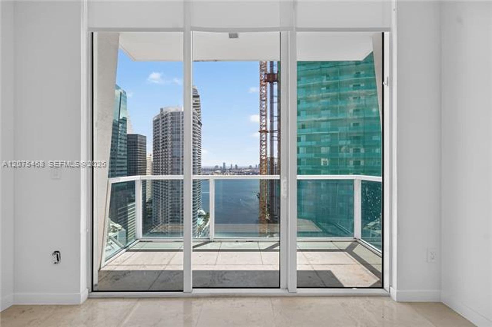 Miami Condo: 31 SE 5th St cu-4212