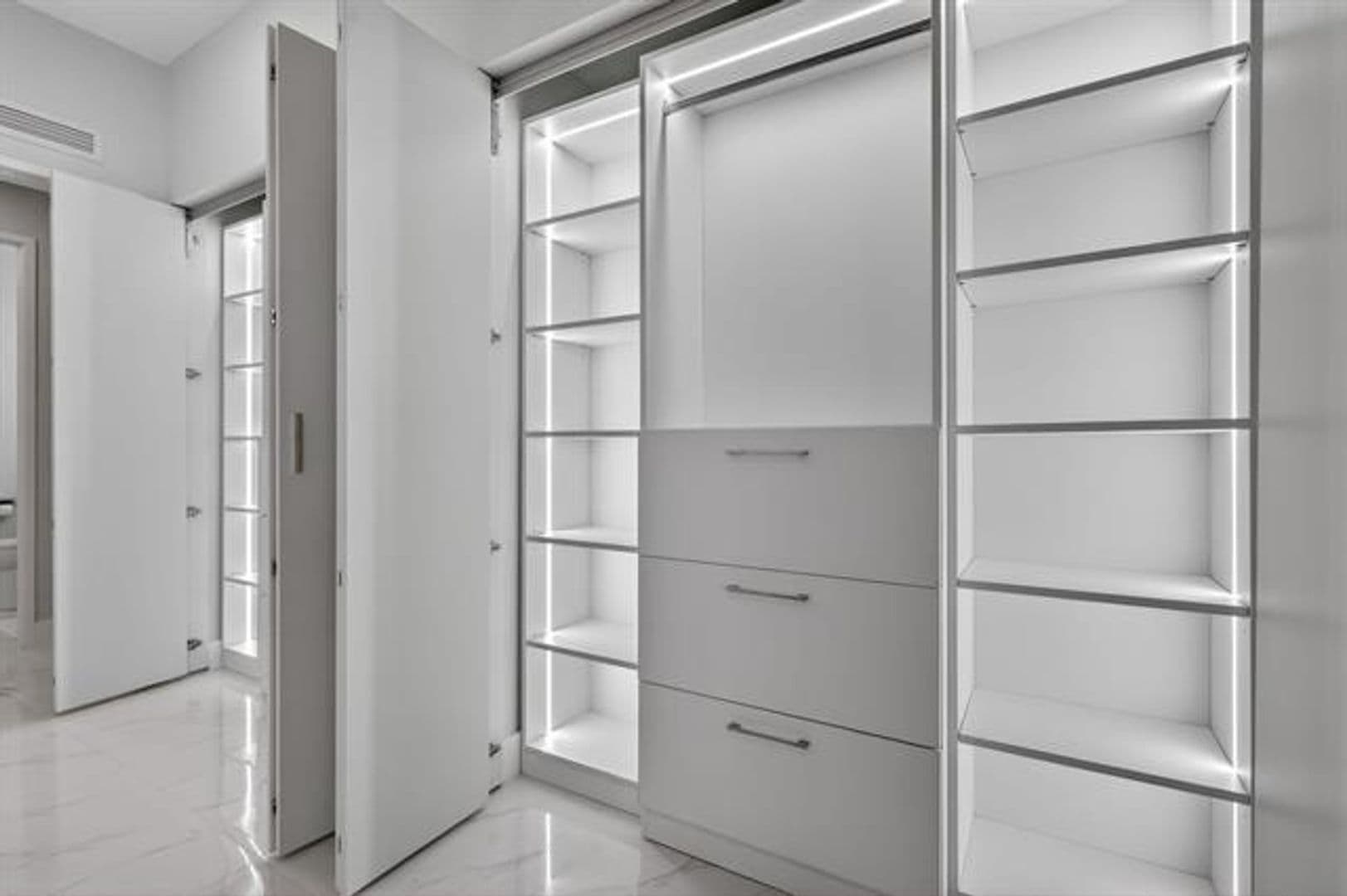 Miami Condo: 700 NE 24th St cu-2006