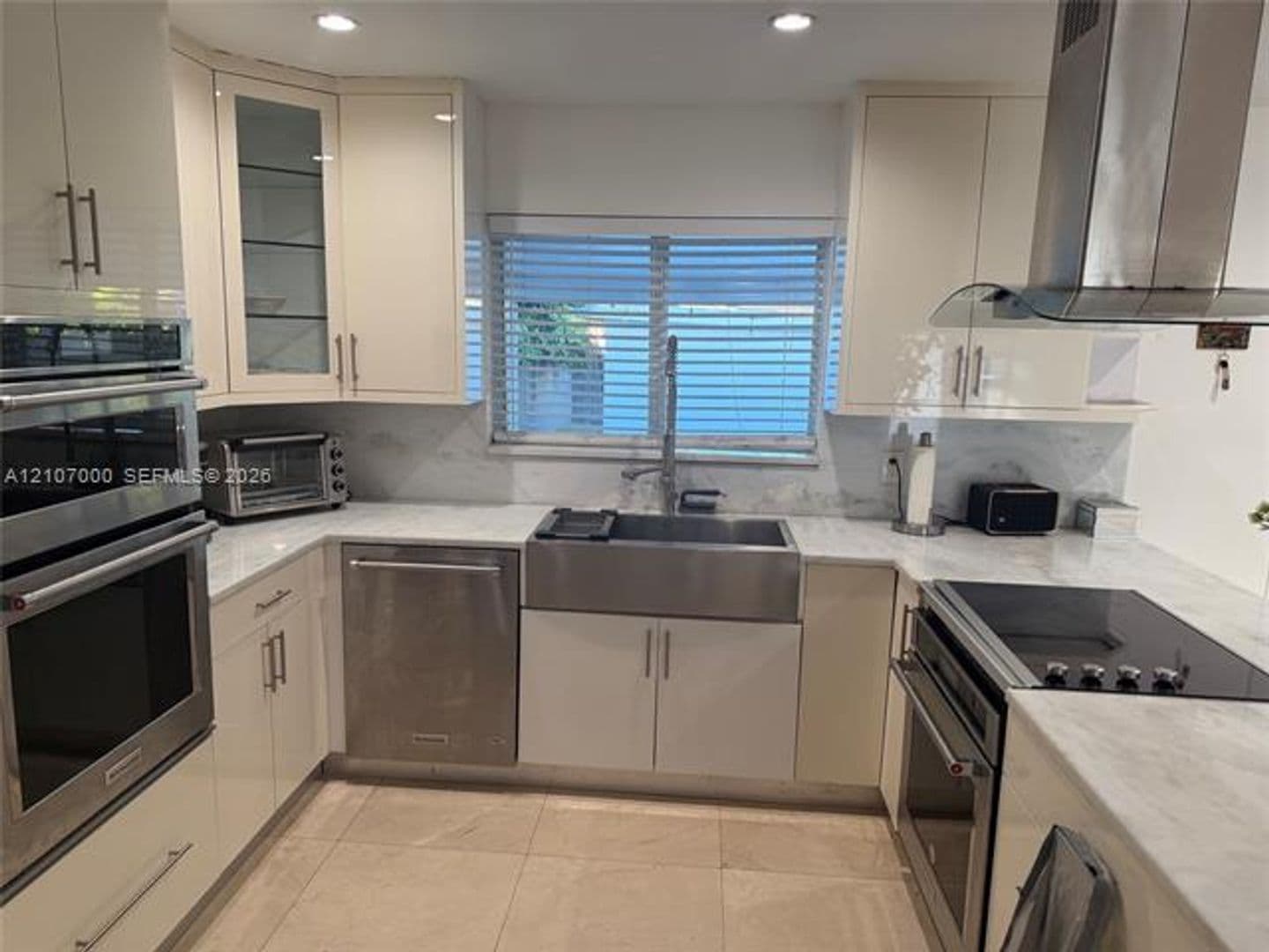 Miami House: 855 NW 17th Pl # 855