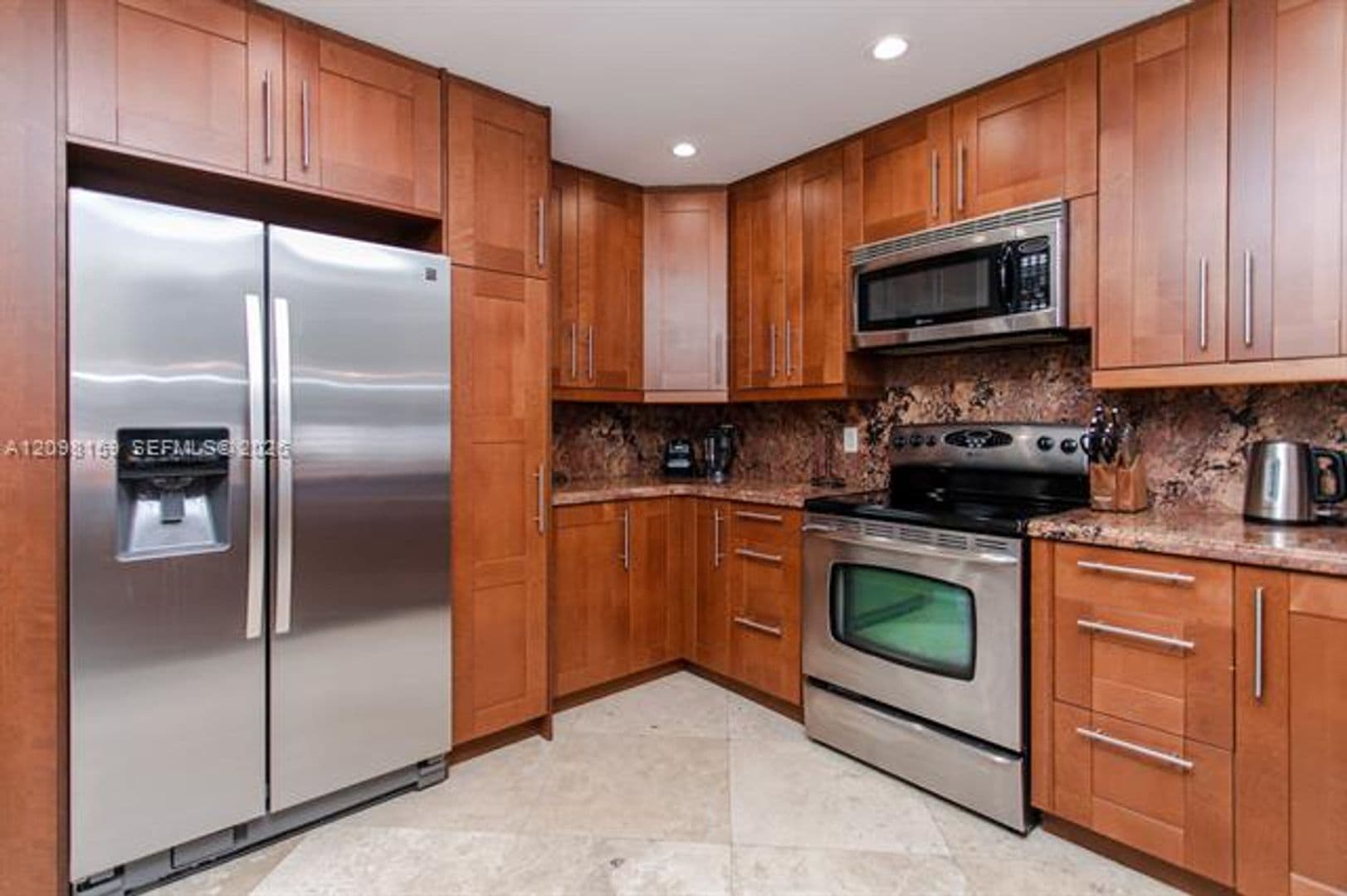 Hollywood House: 1254 Harrison St # 1254