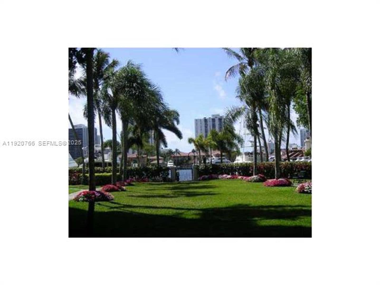 Aventura Condo: 3600 Yacht Club Dr cu-1204