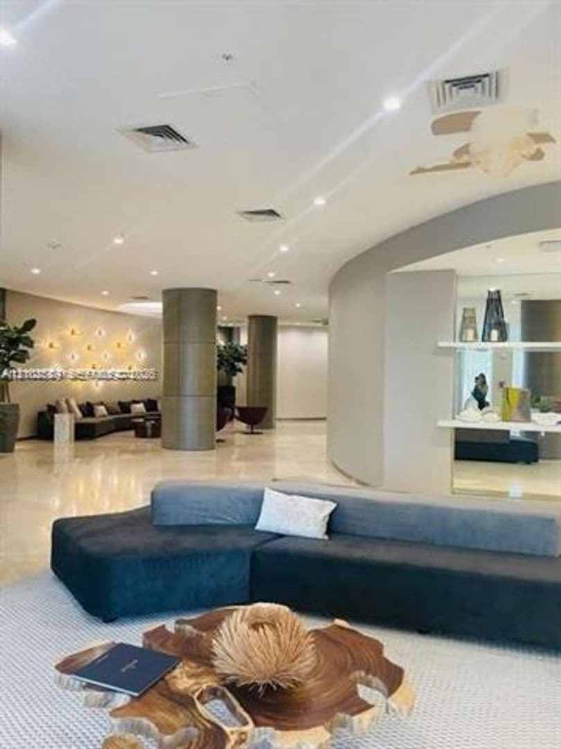 Bal Harbour Condo: 10275 Collins Ave cu-327