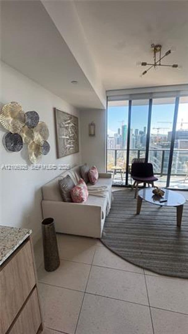 Miami Condo: 159 NE 6 Street cu-3707