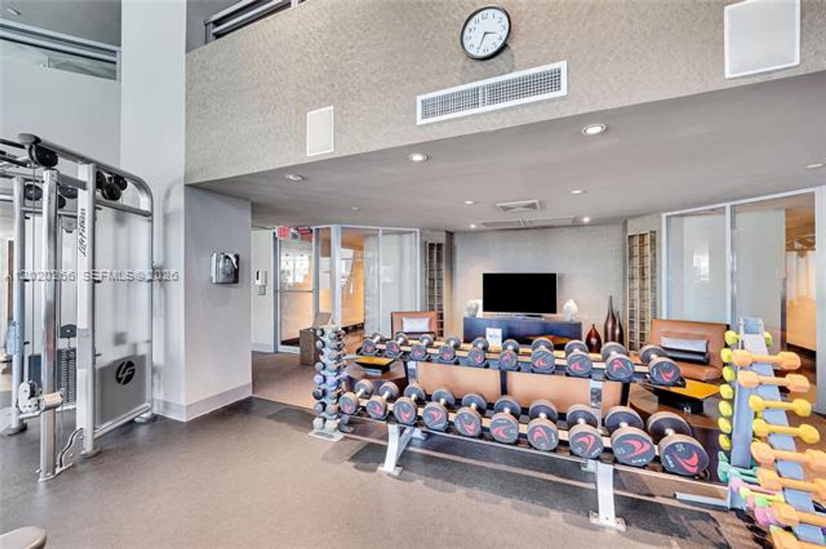 Hollywood Condo: 3101 S Ocean Dr cu-701