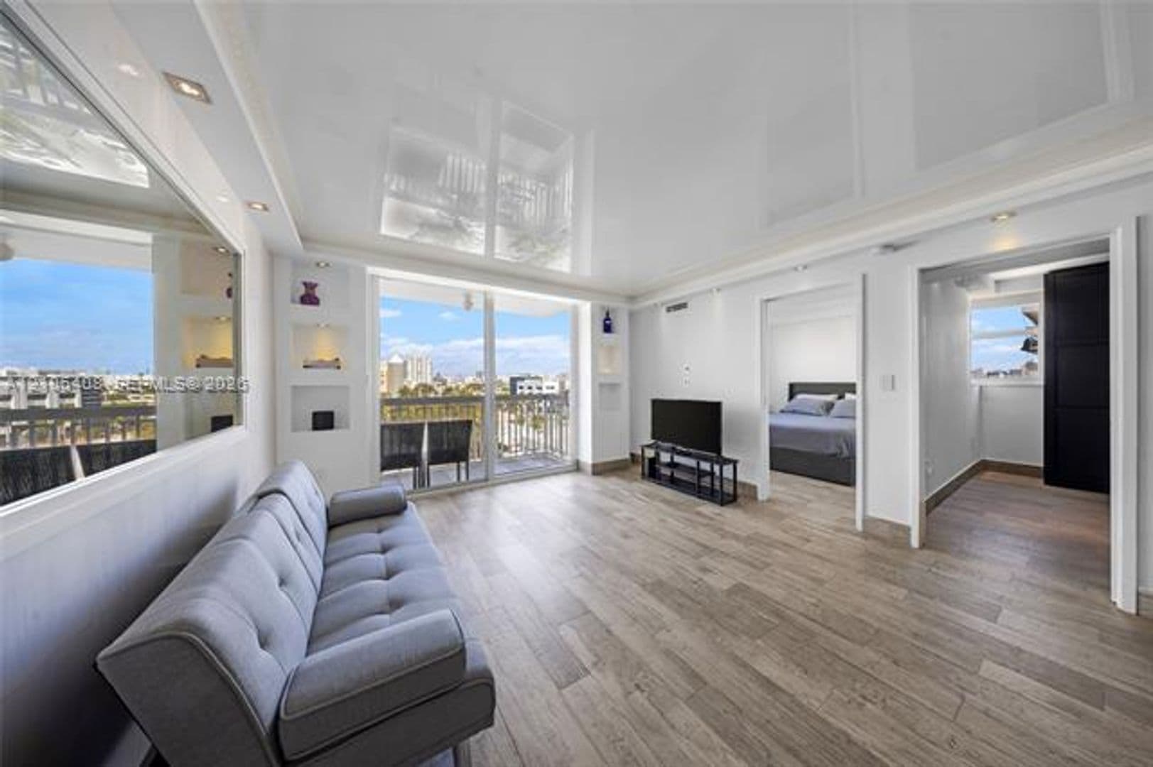 Miami Beach Condo: 401 Ocean Dr cu-801
