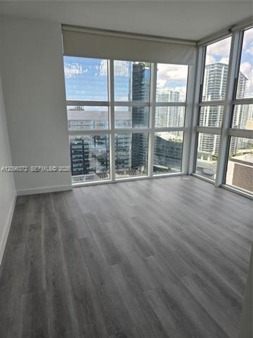 Miami Condo: 950 Brickell Bay Dr cu-3300