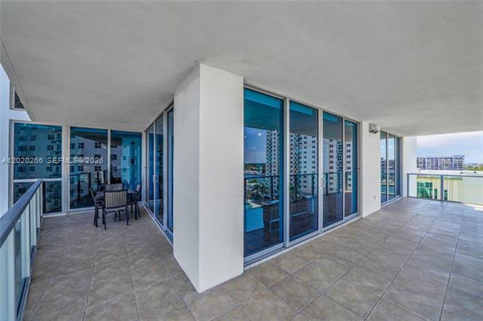 Hollywood Condo: 3101 S Ocean Dr cu-701