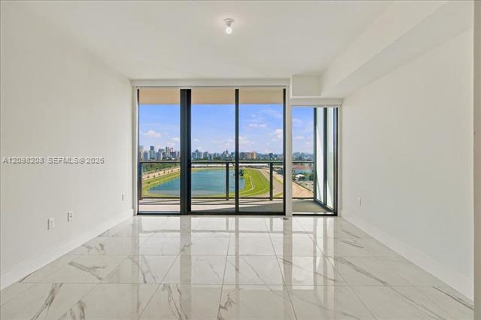Hallandale Beach Condo: 1170 E Hallandale cu-2109