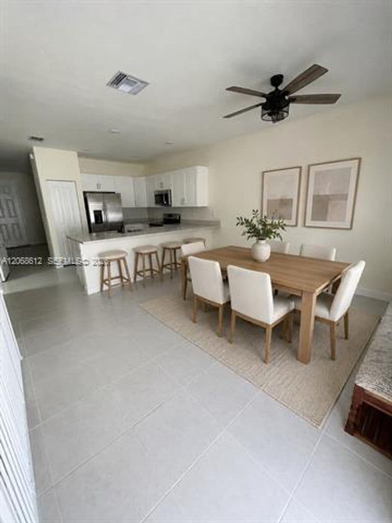 Hialeah Townhome: 3413 W 113th St th 3413
