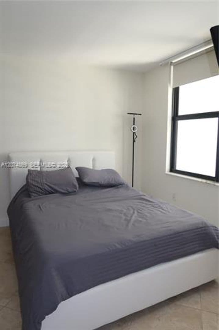 Bal Harbour Condo: 9801 Collins Ave cu-14T