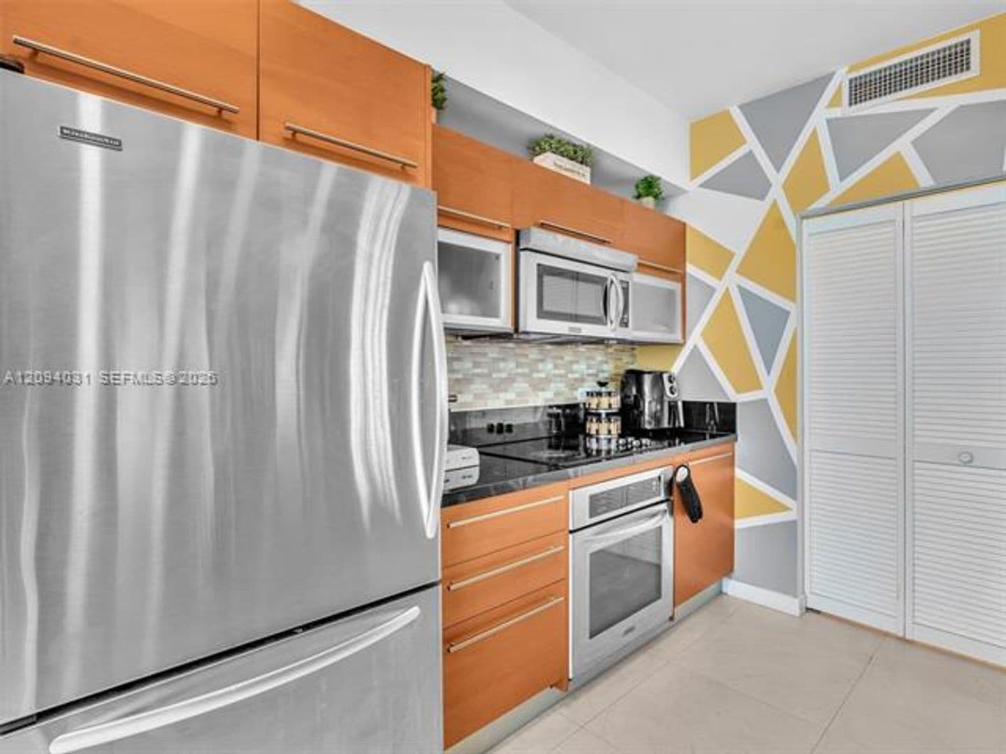 Miami Condo: 253 NE 2nd St cu-2208