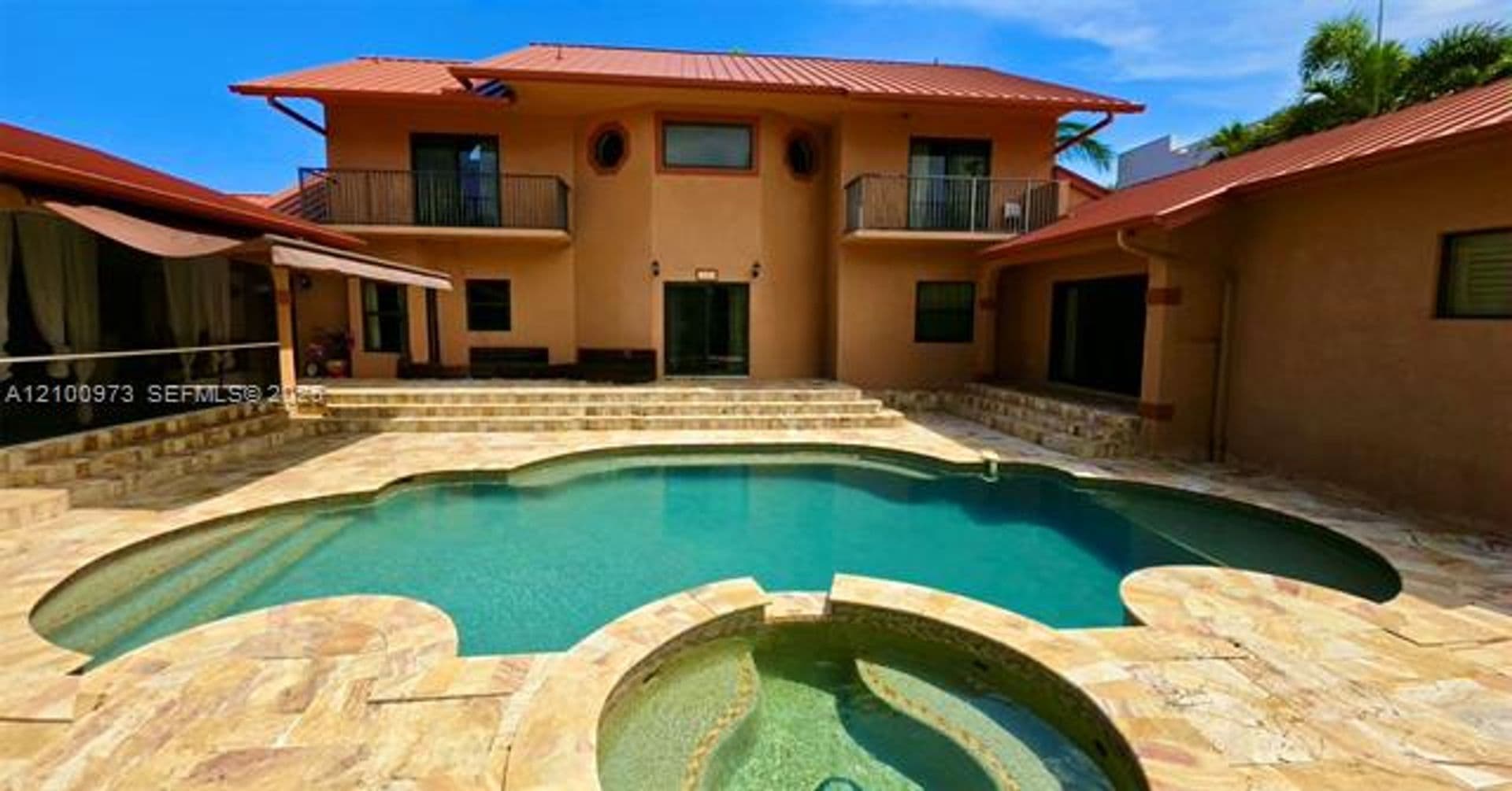 Hollywood House: 741 Tyler St # 741