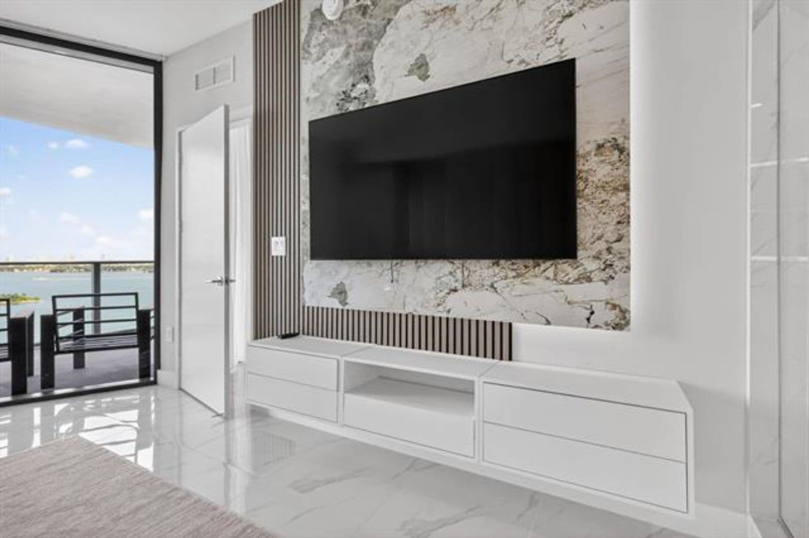 Miami Condo: 700 NE 24th St cu-2006