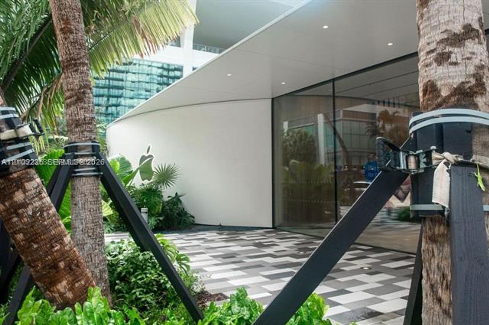 Miami Condo: 851 NE 1st Ave cu-1811