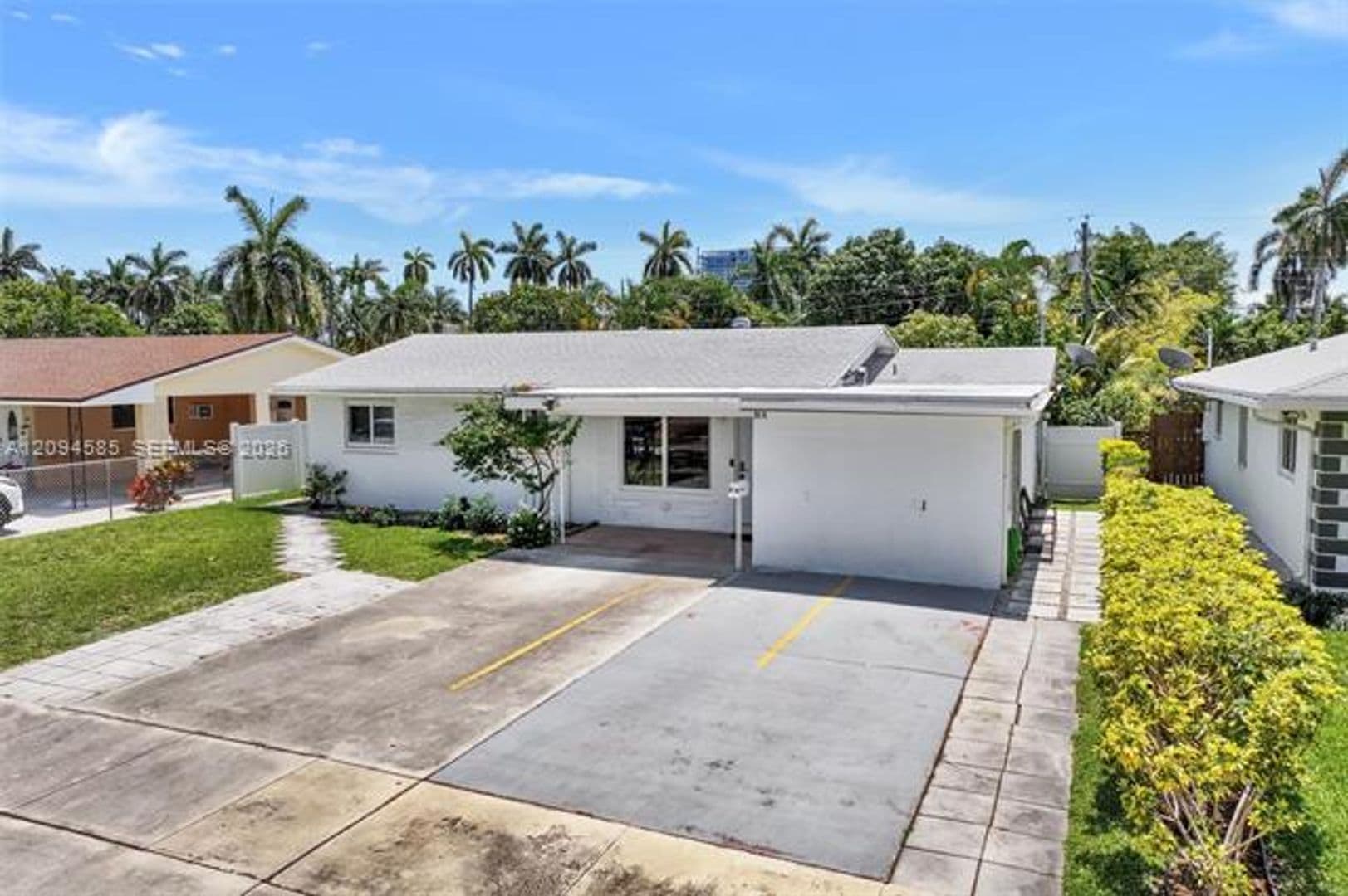 Hallandale Beach House: 814 NE 4th St # 0