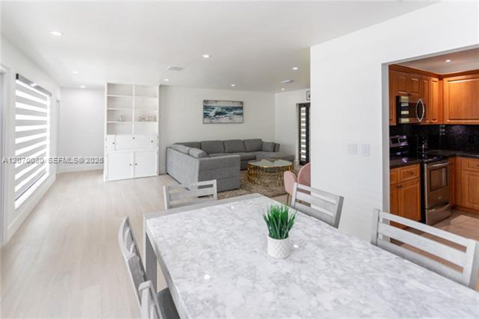 Hollywood House: 4010 Johnson St # 4010